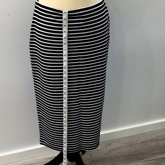 Skirts Size  L - Picture 3 of 4